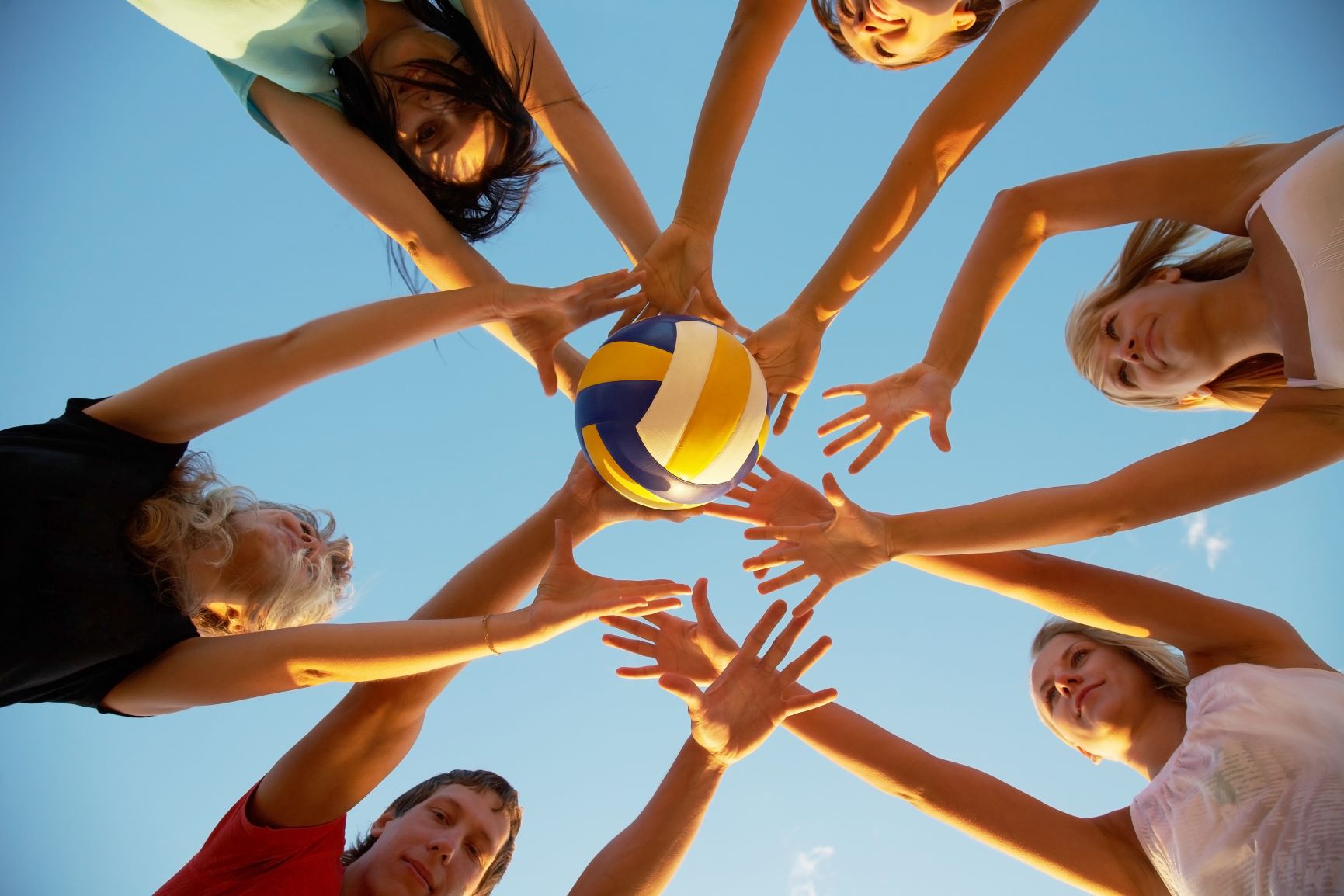 group volley ball image 